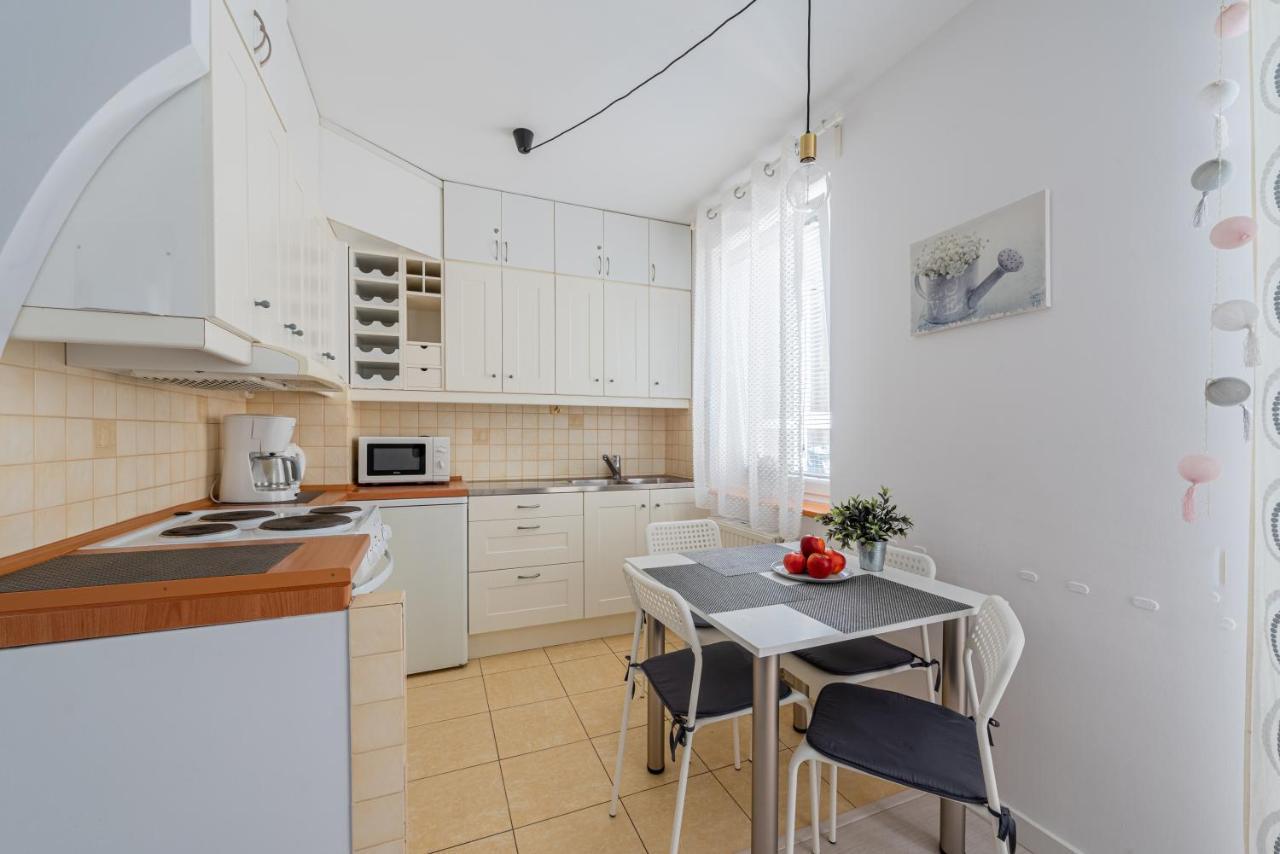 Apartament Z Balkonem Przy Latarni 150M Od Morza Kolobrzeg Ngoại thất bức ảnh